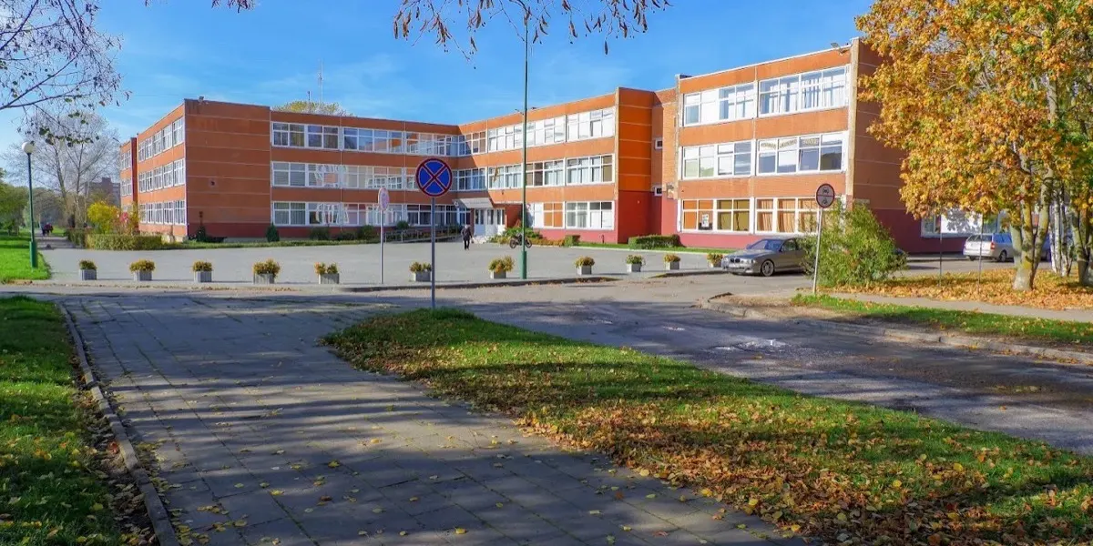 Klaipėdos suaugusiųjų gimnazija, Klaipėda