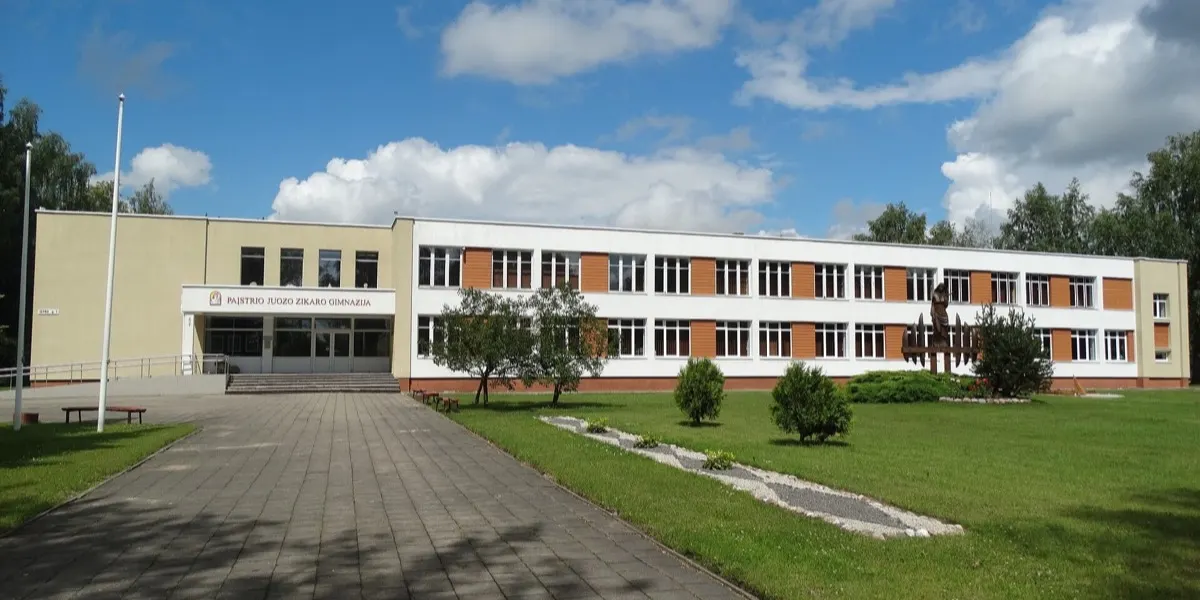 Panevėžio r. Paįstrio Juozo Zikaro gimnazija, Paįstrys